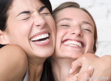 閨女找了一老頭，我被村裡人恥笑，女兒帶回老頭，我笑的合不攏嘴