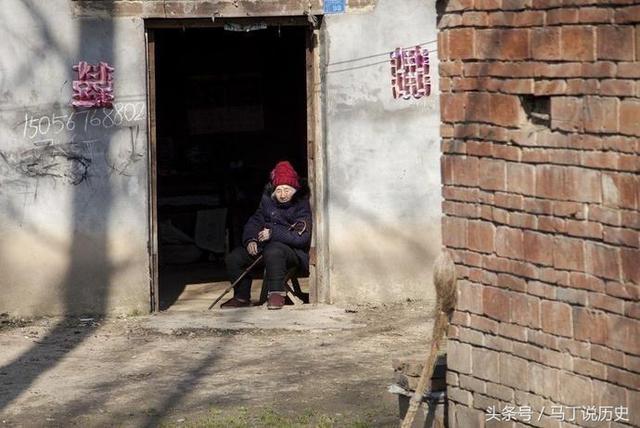 101歲老太皮膚白皙麵若桃花，問容顏不老秘訣，基本沒人能做到！