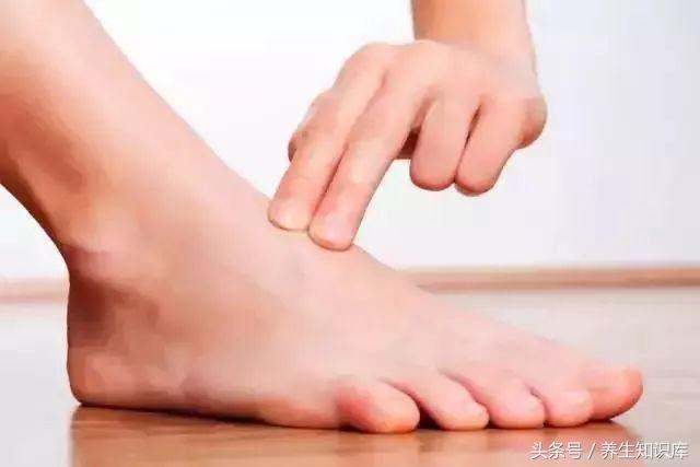 警惕:腦血管要「崩潰」的10大信號,早發現,或許能救命!