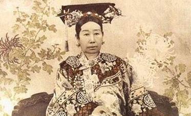慈禧身上有一種病，只要是把過脈的太醫部處死