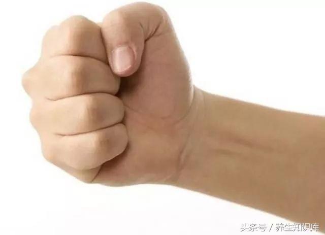 警惕:腦血管要「崩潰」的10大信號,早發現,或許能救命!