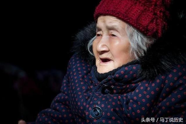 101歲老太皮膚白皙麵若桃花，問容顏不老秘訣，基本沒人能做到！