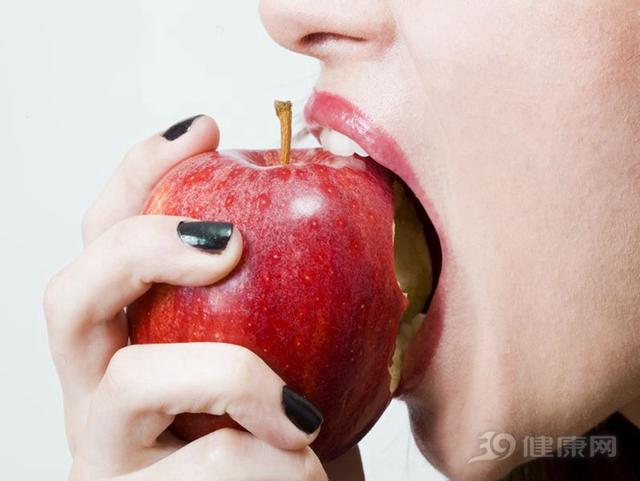 提醒：吃蘋果有3個最佳時間，很多人後知後覺！