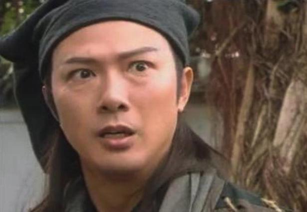 TVB兩位老戲骨發展黃昏戀，兩人現身試中式禮服，全程笑得很甜蜜