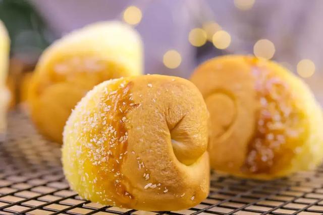 一斤麵粉半碗牛奶,比饅頭松軟10倍的高級麵食,孩子一次能吃5個