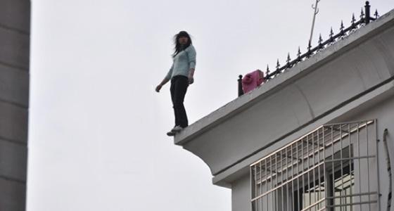 「媽媽我去天堂了,這裡太累了!」她說完後跳下21樓!殺死她的兇手竟然是...任誰都想不到!!