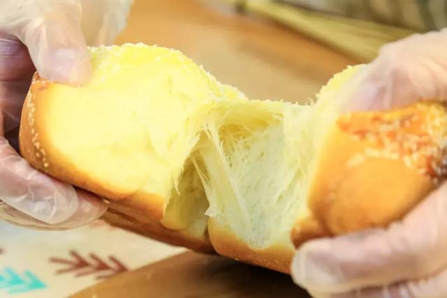 一斤麵粉半碗牛奶,比饅頭松軟10倍的高級麵食,孩子一次能吃5個