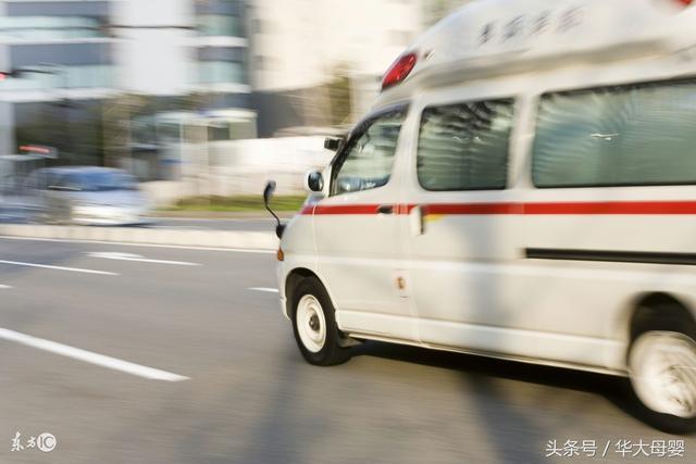 3歲女兒在房間玩，廚房的媽媽聽到一聲悶響，回來發現女兒沒瞭！