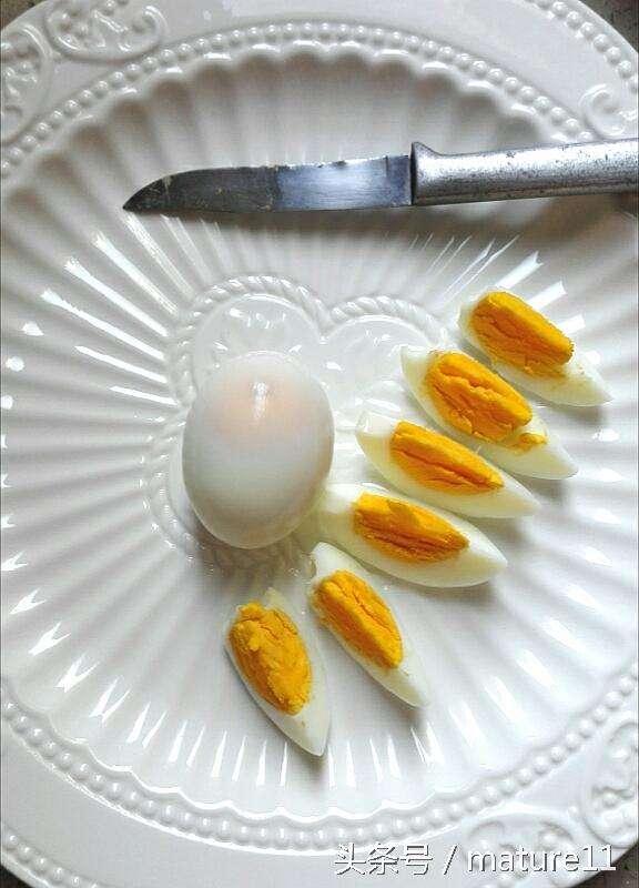 你還在用水煮雞蛋嗎？教你只需幾滴水、不動火煮雞蛋，省時省水！