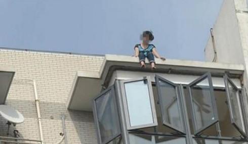 「媽媽我去天堂了,這裡太累了!」她說完後跳下21樓!殺死她的兇手竟然是...任誰都想不到!!