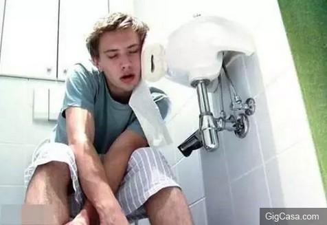 一女子把生薑片放在肚臍上,沒想到第二天竟然....真是驚呆所有人!