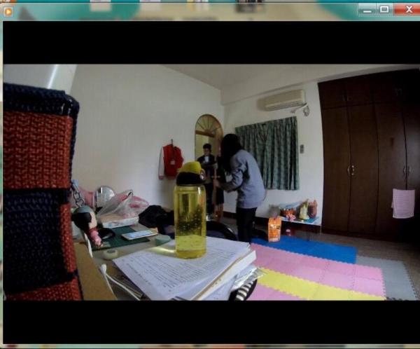 男友偷偷在她房間安裝「攝影機」超變態！沒想到竟然拍下她回到家「這輩子都沒想過會發生」的事情！