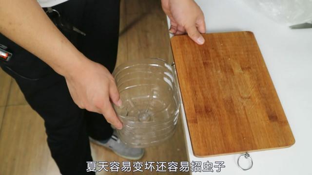 家裡空油桶可千萬別扔，簡單一改造，解決了千家萬戶廚房裡的難題