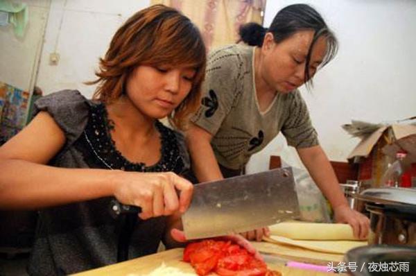 小姑子離婚住我家，被她看到衣櫃裡的東西大吵，老公一番話她閉嘴