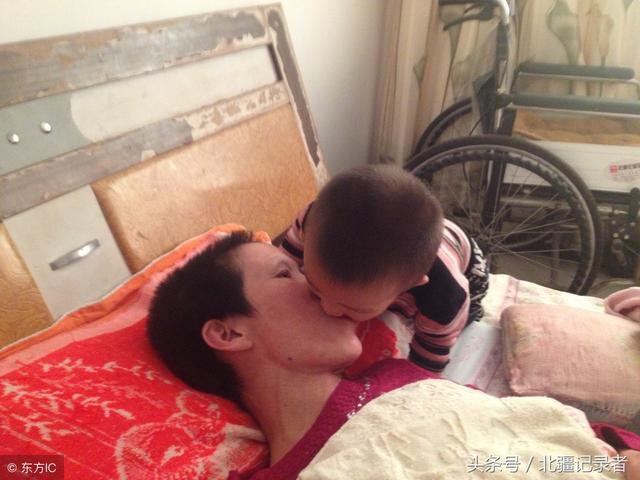 感動！深度昏迷媽媽成功產子，兩年後兒子嘴對嘴喂食又救活了母親