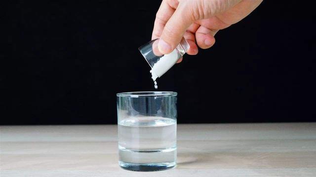 低鈉鹽、加碘鹽、無碘鹽，最應該吃哪種？很多人吃錯了，後果嚴重