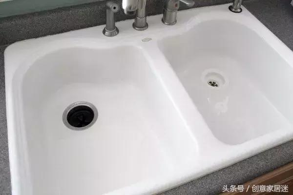 食物吃完「塑膠袋」別急著丟,她剪一刀塞進「浴室排水孔」後...尤其女孩子一定要學