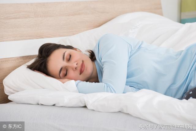 睡前做這3件事,是主動「找病生」,第二個很多人在做