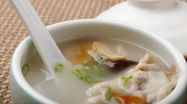 口苦口臭都是病，嘴裡7種怪味道，應該這樣除！