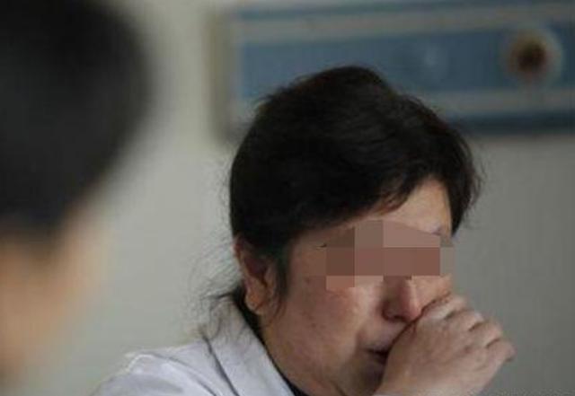 寶媽做手術,不見她丈夫蹤影,6歲兒子拿出照片,護士情緒失控!