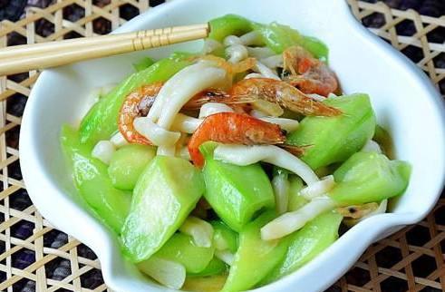 飯店大廚總結的絲瓜做法大全，簡單美味不重樣！