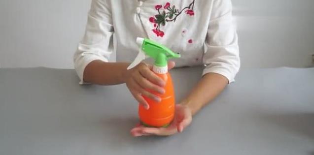 衣服起了褶皺很難看?阿嬤教你一招,不需要熨燙,3分鐘褶皺就能平整!