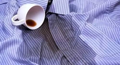 她把「可樂」倒進洗衣機裡，別人以為她瘋了，結果嚇一大跳！沒想到還有這樣的妙用！太實用了