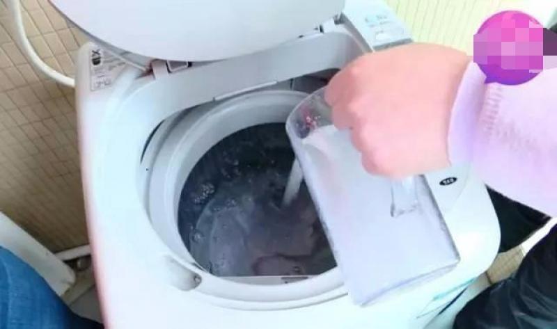 剛洗完的洗衣機看起來很乾淨,但用這簡單方法「真正的髒汙」才能被洗出來