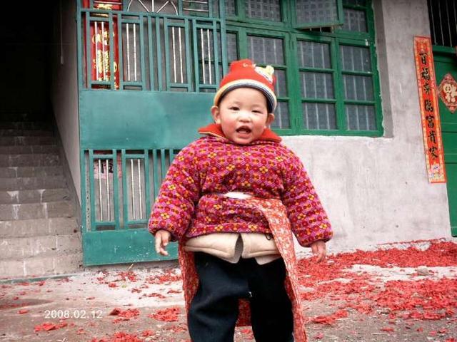 工作太忙 把剛滿100天的兒子送回農村老家，3年後再見麵淚如雨下！