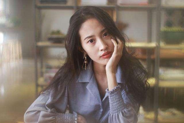 嶽父生病我主動送去兩萬,門外聽到丈母娘的笑聲,我掉頭走人