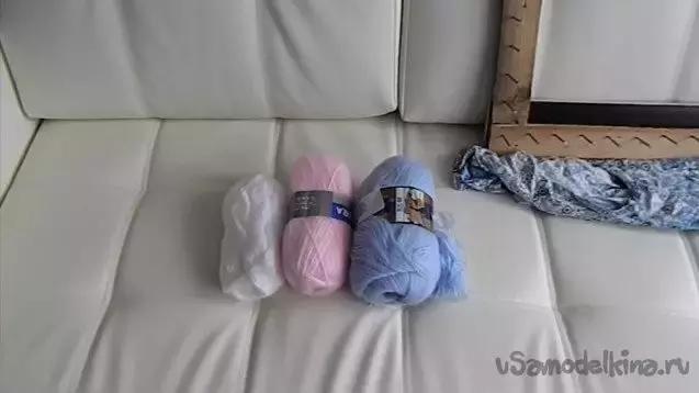 外國婦女真會玩，把毛線在釘子上簡單一繞，家裡麵地墊座墊就有了
