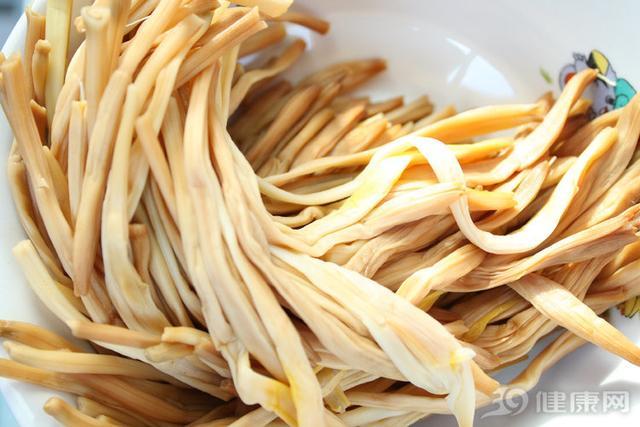 這幾種食物是「天然安眠藥」，經常失眠的人有福了！