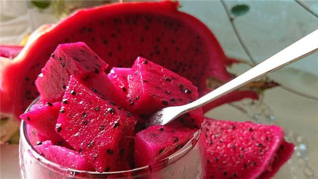 紅心火龍果和白心火龍果有什麼區別? 學問大了, 可不只顏色不同那麼簡單 