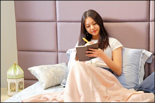 在睡前計畫明天行程，容易讓人思緒變得清晰，進而影響睡眠品質。（記者陳宇睿／攝影）