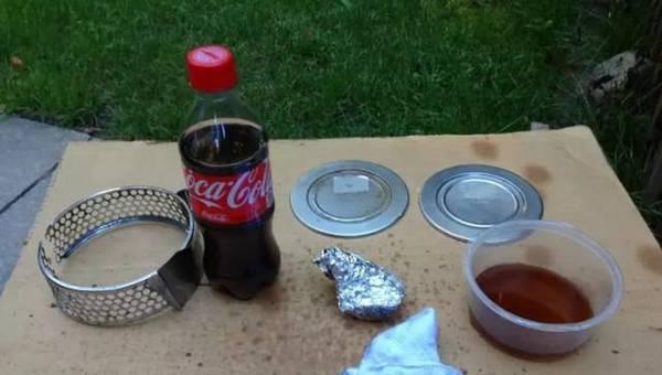 她把「可樂」倒進洗衣機裡，別人以為她瘋了，結果嚇一大跳！沒想到還有這樣的妙用！太實用了