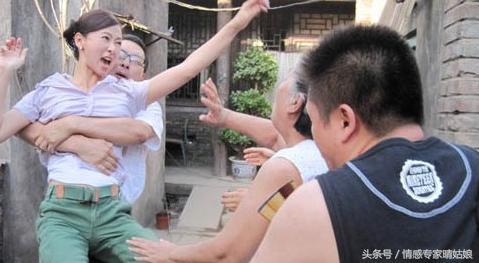 我爸收養妹妹30年 她找到親生父母後提一要求 我媽罵她白眼狼