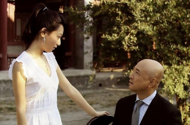 大姑姐離婚後總愛來我家找事，看到她的眼淚，我暴跳如雷