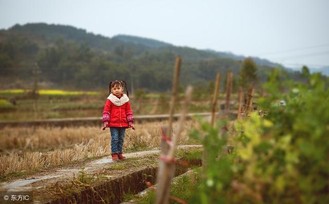 老家房子拆遷,父親準備給女兒一套房,兒媳婦:嫁出去的沒資格!