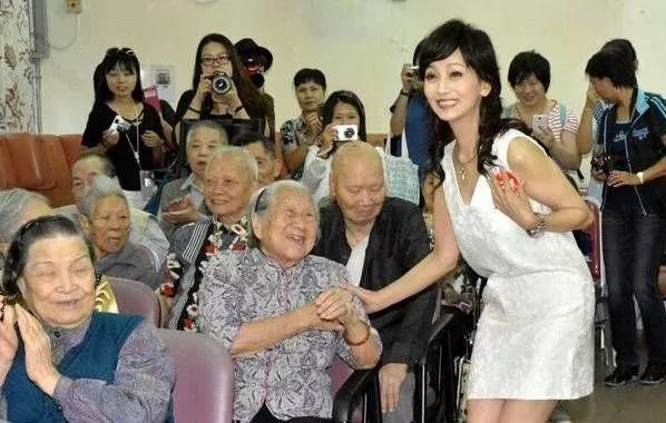 趙雅芝拍攝新白娘子傳奇時已經38歲了?你可曾見過她18歲的樣
