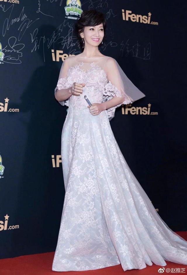 趙雅芝拍攝新白娘子傳奇時已經38歲了?你可曾見過她18歲的樣