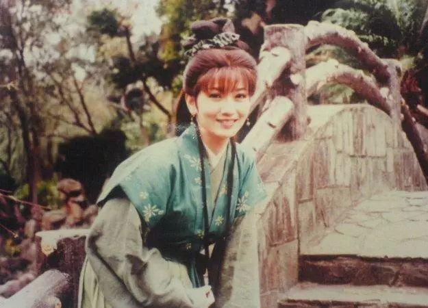 趙雅芝拍攝新白娘子傳奇時已經38歲了?你可曾見過她18歲的樣