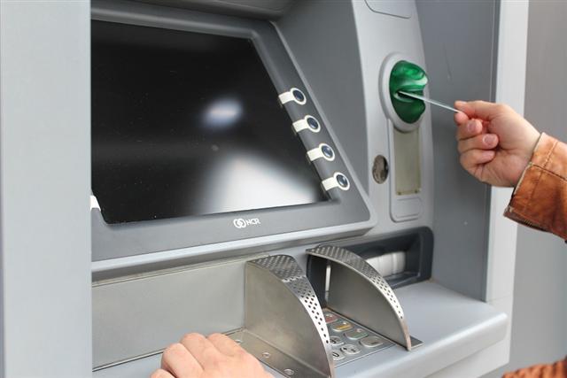 俄國資安公司表示，今年已有超過12個歐洲國家發生遠端攻擊提款機、以惡意程式迫使提款機吐出鈔票的網路犯罪。（pixabay/CC0）