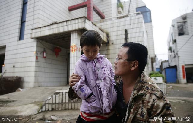六歲懂事娃墜樓昏迷，單身父親百天呼喚含淚捐器官，挽救三人生命