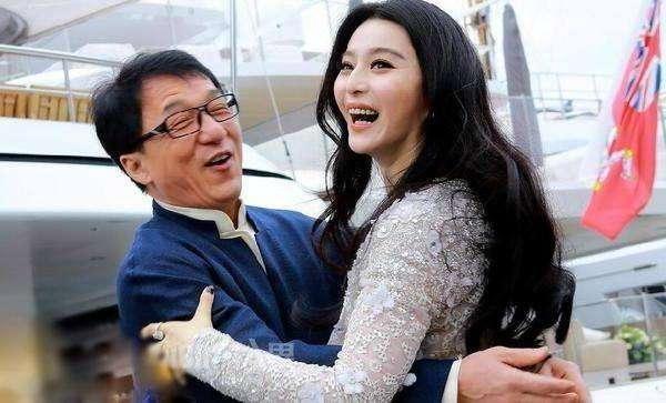 45歲李冰冰與37歲範冰冰對比,差距一目了然,難怪成龍更喜歡她!