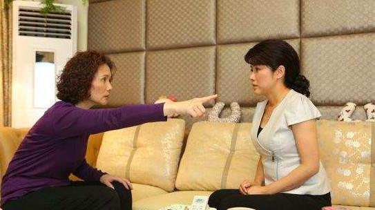 閨女去婆家睡一晚,回來總撓背,掀開衣服瞟一眼,俺含淚報警