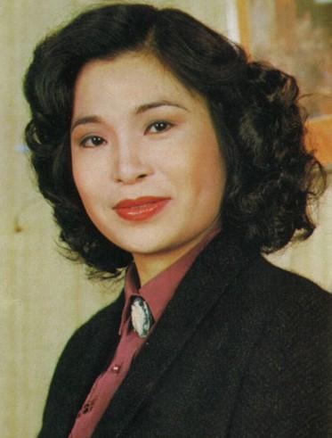 梁朝偉「母親」蘇杏璿葬禮，劉嘉玲悼念，梁詠琪、黃日華、惋惜