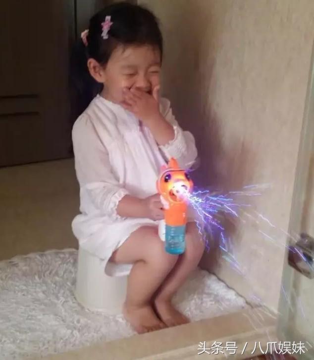 大S基因太強大，女兒是翻版小杉菜，兒子號稱嬰兒界的吳彥祖！