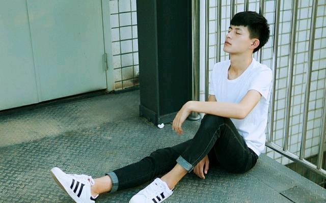 妻子是護士，上夜班前非讓丈夫抱抱，等她走後，丈夫倒地不起