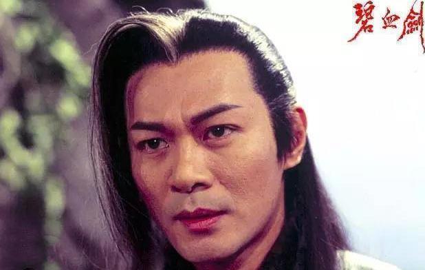 劉德華雙胞胎弟弟現身街頭，跟華仔相似度高達99%，網友：以為是華仔本尊！