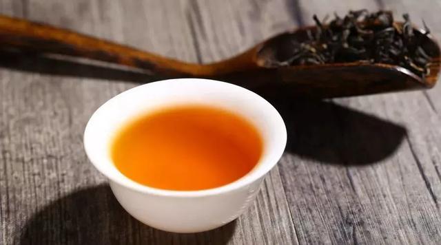 「健康」一不小心吃傷了咋辦?解油膩、養脾胃,就用這6杯茶